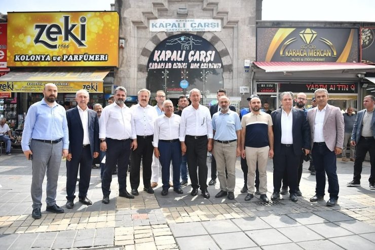 Akar ve Büyükkılıç’tan çarşı gezisi ve vatandaş ziyareti