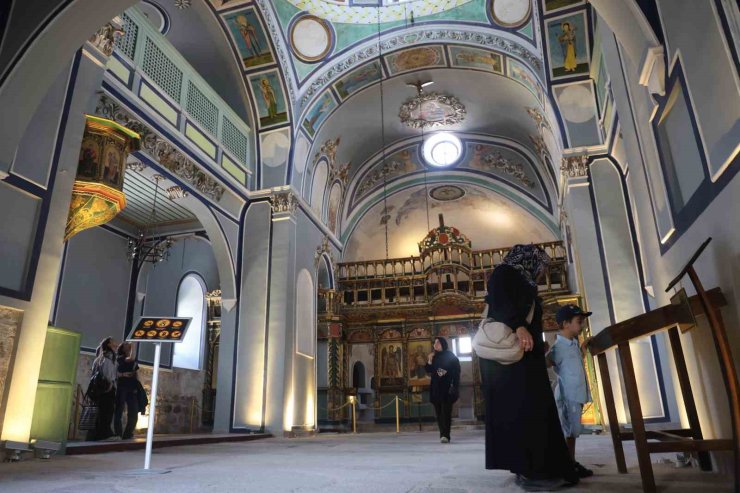 Dünyada ayakta duran en eski kilise: Aya Eleni