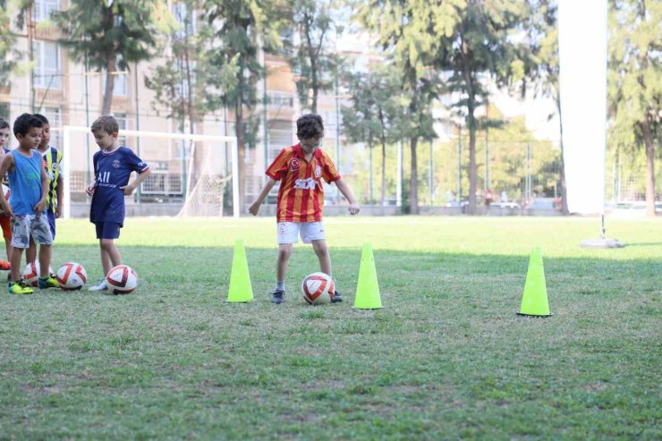 Geleceğin sporcuları Aydın Büyükşehir Belediyesi’nin yaz kurslarında yetişiyor