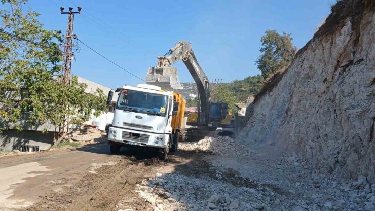 Büyükşehir, Ağabeyli Grup Yolu’nu genişletiyor