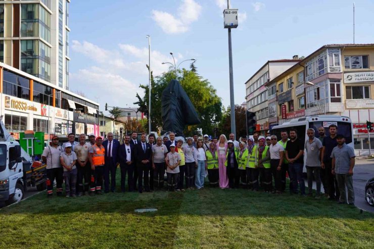 Atatürk heykeli ve refüj düzenlemesiyle Bilecik’in vitrini güzelleşti