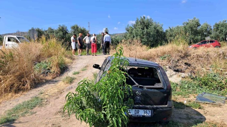 Kontrolünü kaybeden kadın sürücü tarlaya uçtu