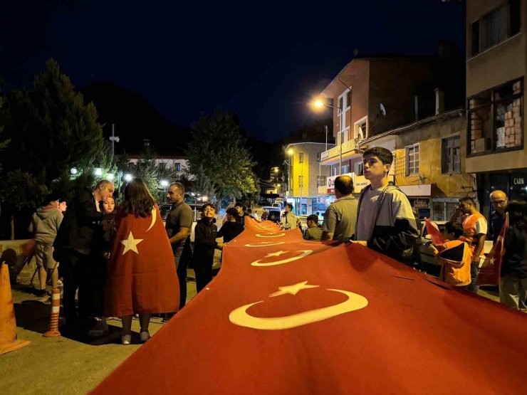 İskilipliler Zafer Bayramı’nda fener alayında tek yürek oldu