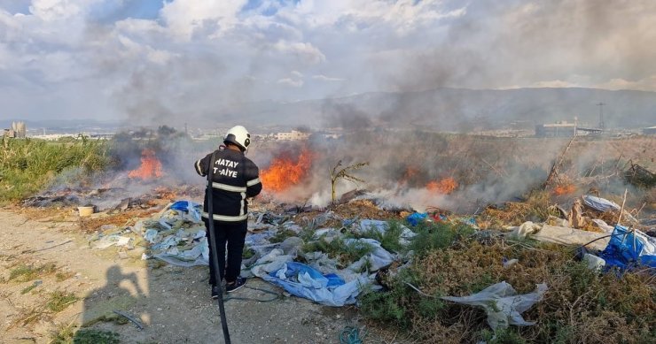 Antakya’da çöplük yangını