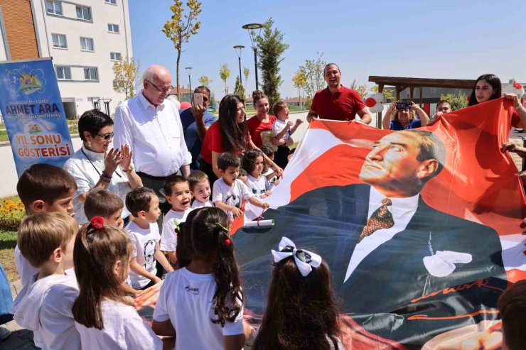 Özel çocukların yıl sonu gösterisi