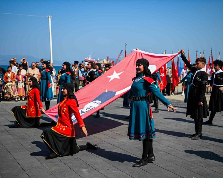 Kuşadası’nın düşman işgalinden kurtuluşunun 102’nci yılı kutlandı