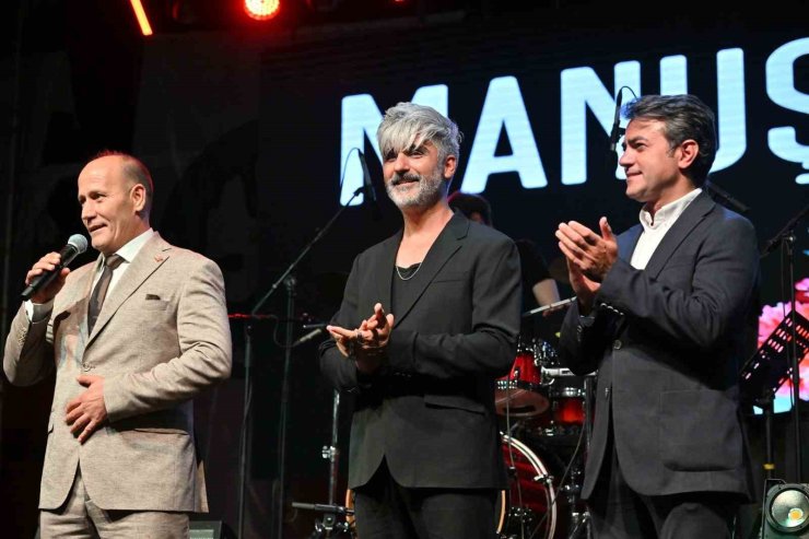 Manuş Baba’dan Ahmetli’de konser