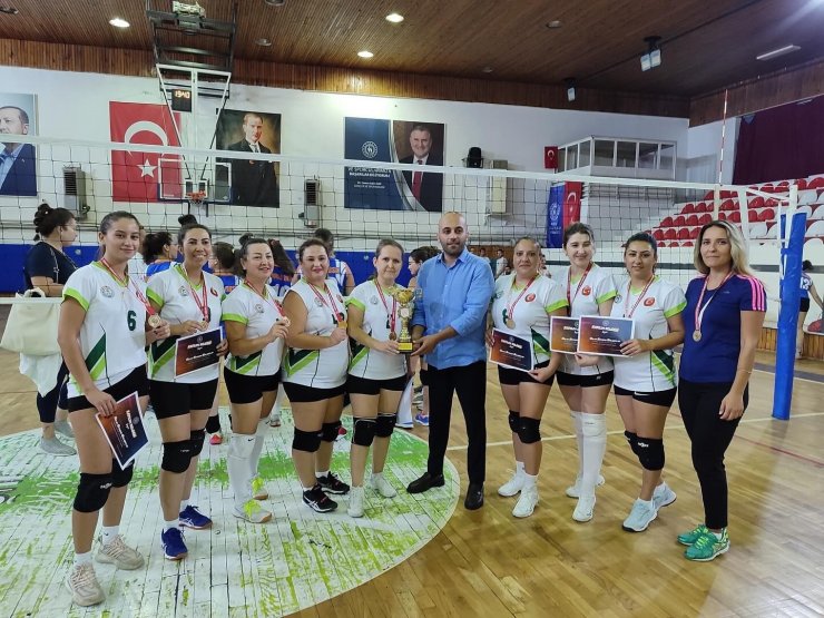 Muğla kadınları voleybolda fırtına gibi