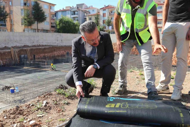 Vali Aksoy, inşaatı devam eden Anadolu Lisesi’ni ziyaret etti