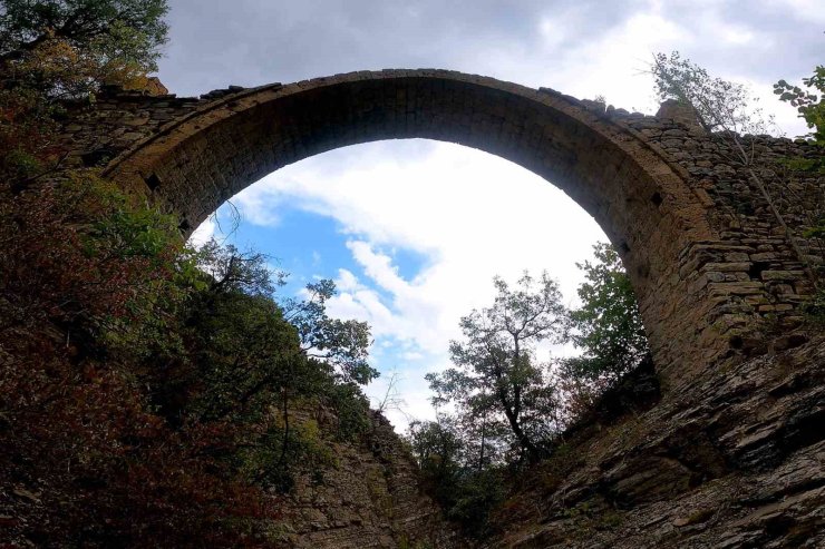 Gümüşhane’de asırlara meydan okuyan su kemeri