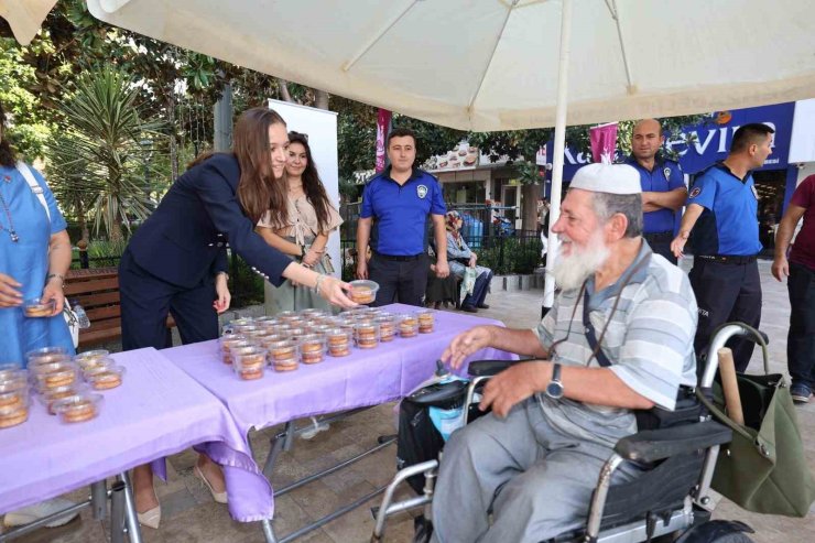 Başkan Durbay’dan vatandaşlara kandil simidi ikramı