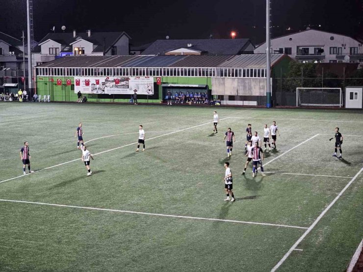 Gölcük’te Başkanlık Kupası Futbol Turnuvası heyecanı