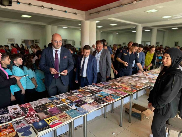 Beyağaç Belediyesi kitapları okuyucusuyla buluşturuyor