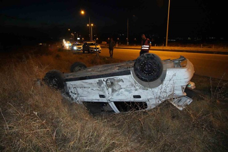 Edirne’de takla atan otomobilin sürücüsü yaralandı