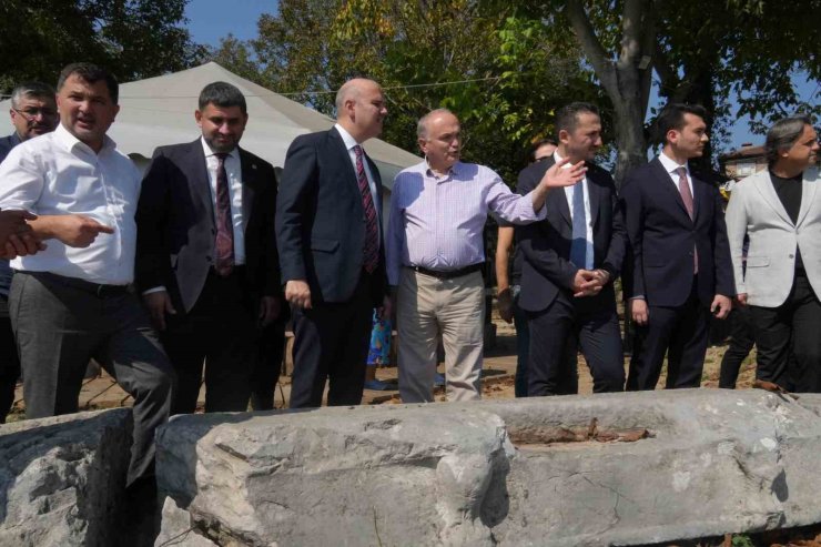 Genel Başkan İleri Konuralp antik kentinde kazı çalışmaları inceledi