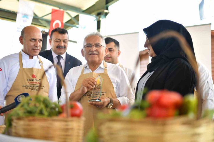 Başkan Büyükkılıç: "1 ton sucuk döner ile bir ilke imza atıyoruz"