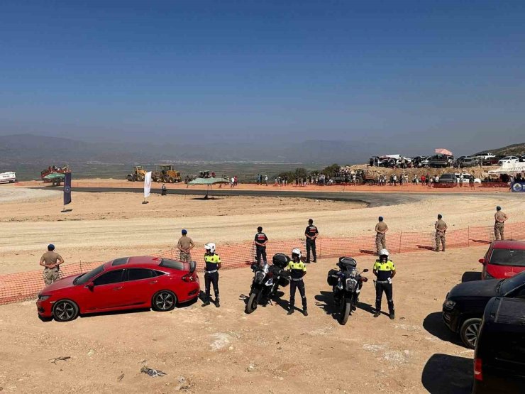 Jandarma, Yenipazar’daki yarışların güvenliğini sağladı