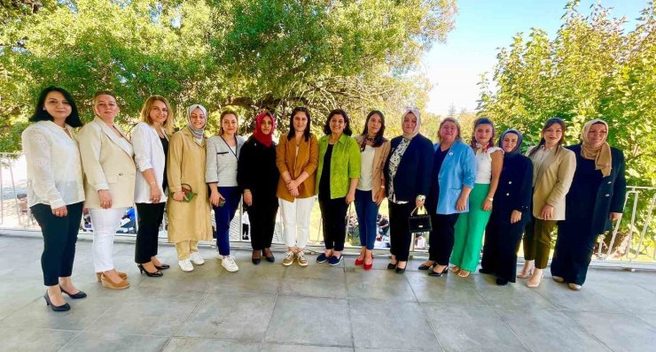 Kadınlardan "Merhamet Buluşması" ve "Çullu Börek" tanıtımı