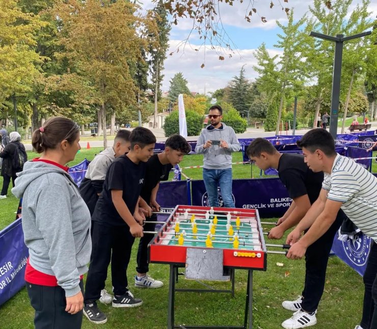 Altıeylül’de Sağlıklı Yaşam Yürüyüşü ve Sportif Etkinlikler Gerçekleşti