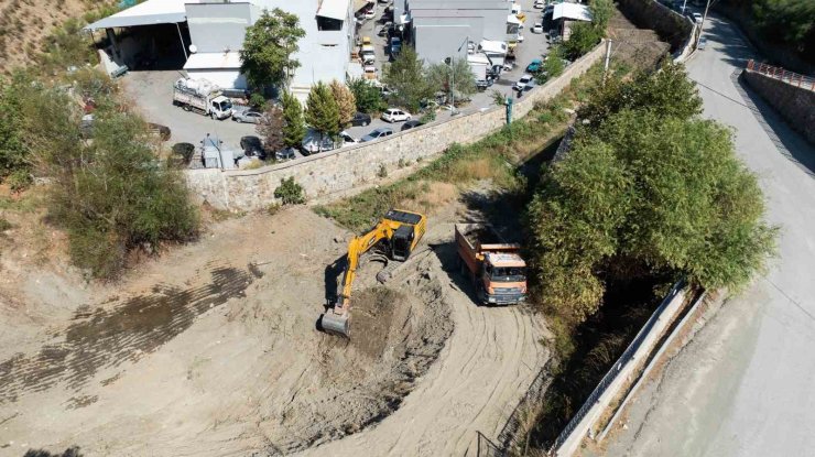 İzmir’de taşkın riskine karşı dereler kışa hazırlandı