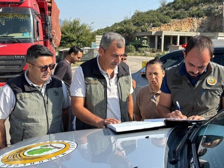 Adana’da kara yollarında mobil orman kontrol noktaları kuruldu