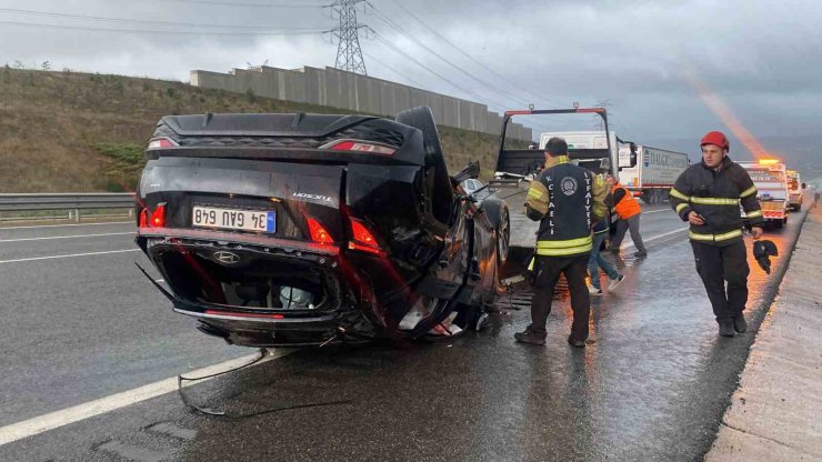 Kuzey Marmara Otoyolu’nda takla atan otomobil sürüklendi: 4 yaralı