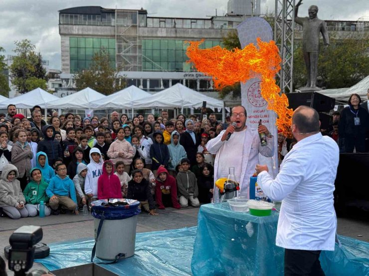 Yalova’da Bilim Şenliği heyecanı yaşandı