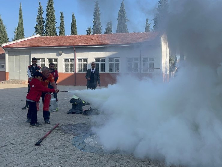 Bilecik’te ilkokul ve ortaokul öğrencilerine yangın eğitimi