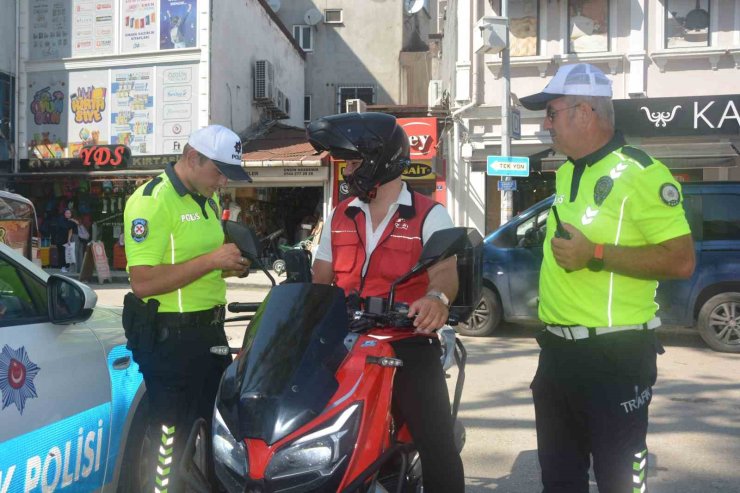 Ordu’da motosiklet ve otomobil sürücülerine eş zamanlı denetim