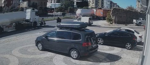 Akaryakıt tankerinin çarptığı motosikletli yaralandı