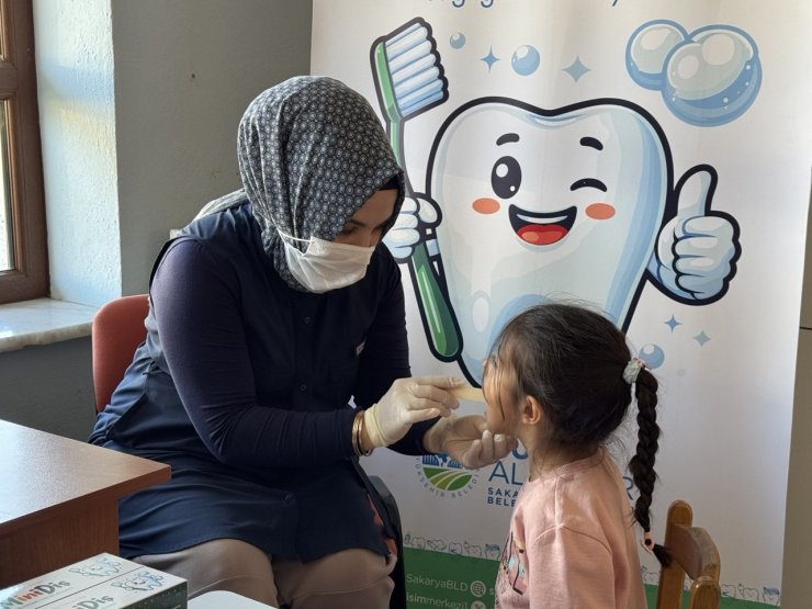 Sakarya’nın o ilçesinde anaokulu öğrencilerine diş taraması