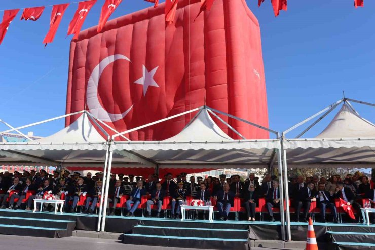 Kayseri’de dev sıcak hava balonlu 29 Ekim kutlaması