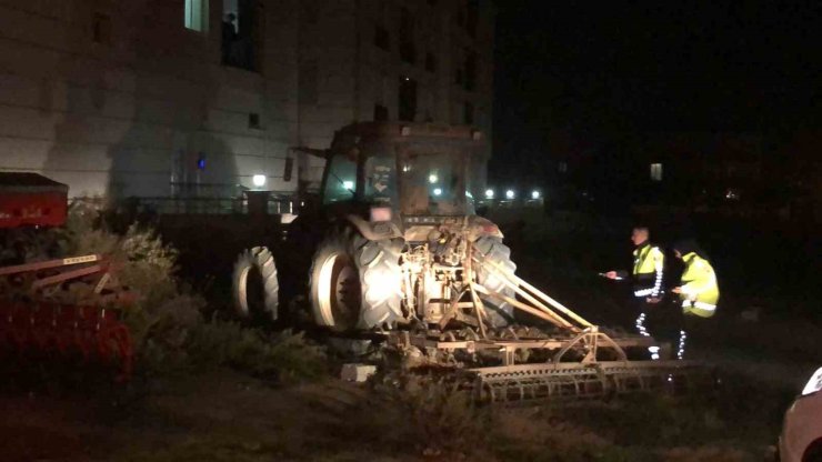 18 araca çarpan traktör sürücüsü polise yakalandı