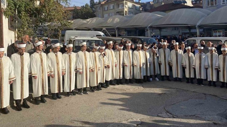 Eğitimlerini tamamlayan 32 hafız için icazet töreni düzenlendi