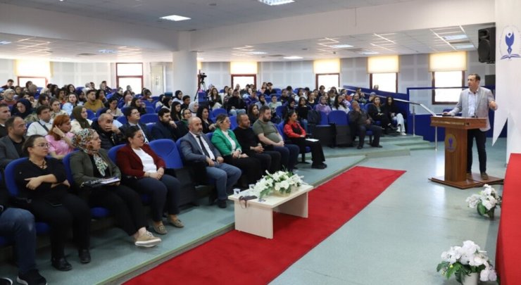 Kütahya’da ’Türkiye Yüzyılı Maarif Modeli’ konferansı düzenlendi