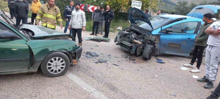 Erdek’te trafik kazası: 2 yaralı