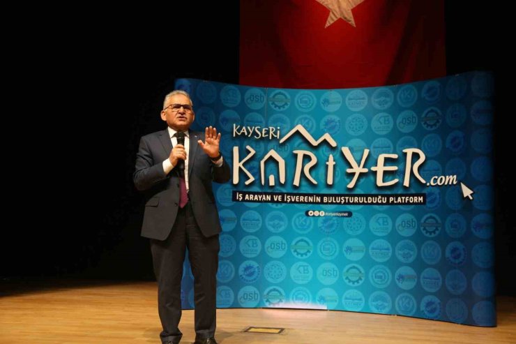 Başkan Büyükkılıç: "Kayseri kariyer merkezimiz 1 ayda 305 kişiye istihdam sağladı"