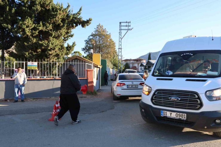 Konuşma zorluğu çeken babanın çocuklarını okutma azmi