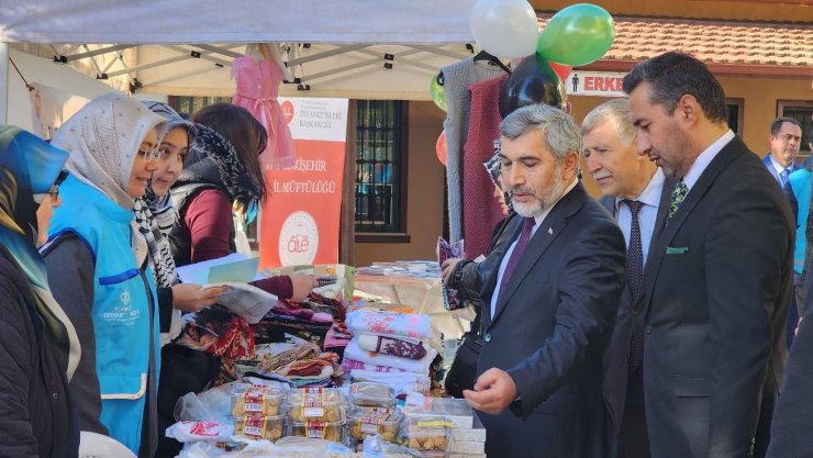 Eskişehir’de Gazze’ye destek için hayır çarşısı açıldı