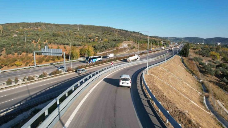 Ulaştırma ve Altyapı Bakanı Abdulkadir Uraloğlu: “2024 yılı ekim ayı itibariyle toplam 177 kilometre motorcu dostu bariyer montajını tamamladık”