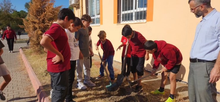 Köyceğiz’de bir iyilik bir fidan için pedal çevirdiler