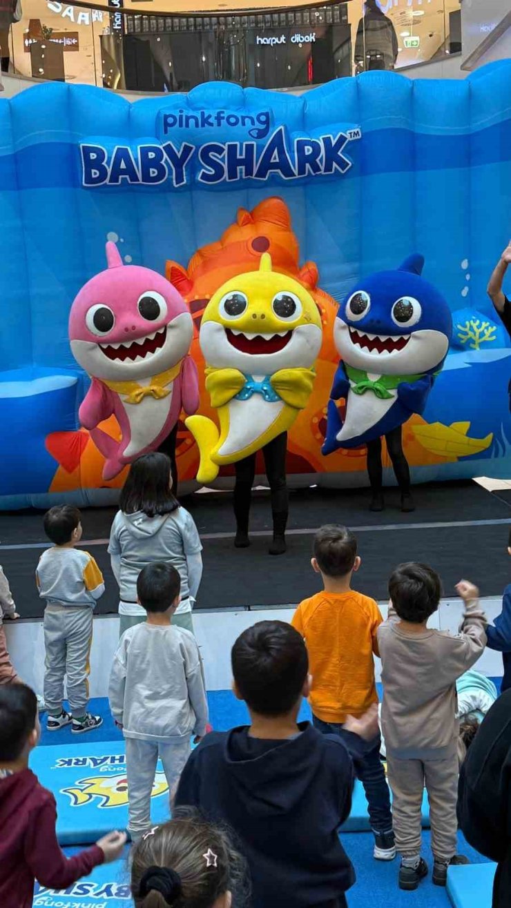 Milyonların sevgilisi ’Baby Shark’ Espark AVM’de