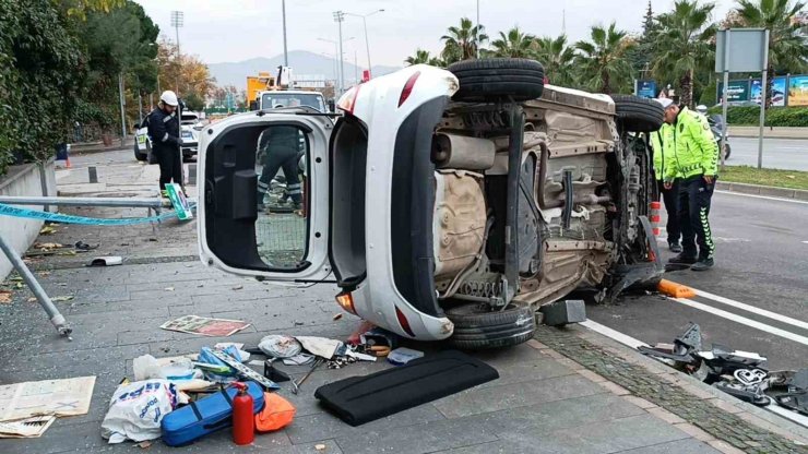 Otomobilin kamyonete çarptığı kaza maddi hasarla atlatıldı