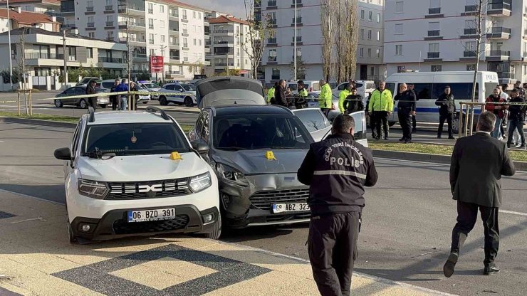 Bisikleti kaldırıp kaldırıma koydun kavgasında 1’i polis 3 yaralı