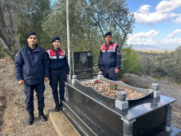 Aydın jandarması şehit öğretmen Sarısaç’ı unutmadı