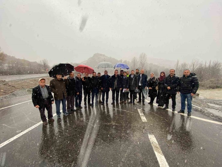 Kütahya’da Domaniç-Tavşanlı Karayolu’nun en zor ve tehlikeli kısmı olan 6,2 kilometrelik kısmı törenle trafiğe açıldı