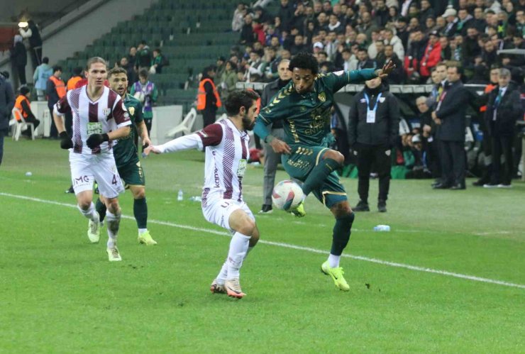 Trendyol 1. Lig: Kocaelispor: 2 - Bandırmaspor: 2