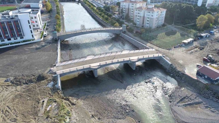 Akçaabat’ta kesintisiz bisiklet ve yürüyüş yolu için çalışmalar sürüyor