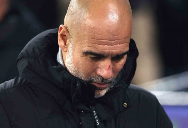 Guardiola, Feyenoord beraberliğine sinirlendi, kendine zarar verdi