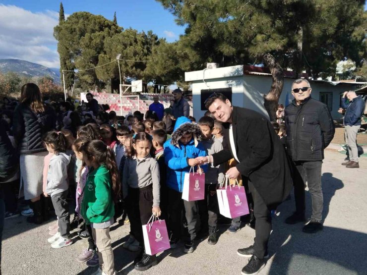 Şehzadeler Belediyesi’nden kırsal mahallelerde diş sağlığı desteği